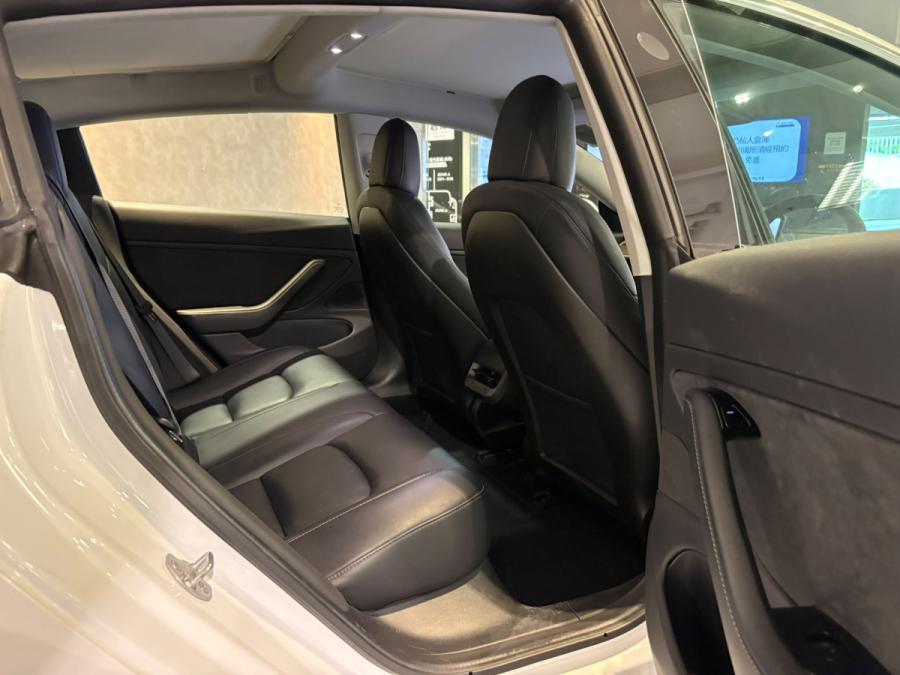 Model 3 Standard Range Plus - Image 4